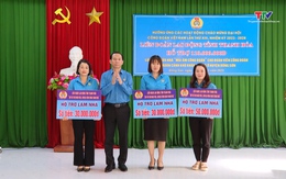 Liên đoàn Lao động tỉnh Thanh Hóa trao tiền hỗ trợ làm nhà "Mái ấm công đoàn" và tặng quà đoàn viên có hoàn cảnh khó khăn
