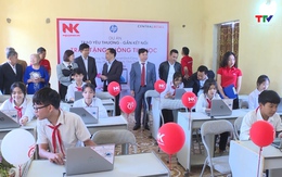 Tập đoàn Central Retail Việt Nam, Trung tâm mua sắm Nguyễn Kim, chi nhánh Thanh Hóa trao tặng máy tính cho trường học