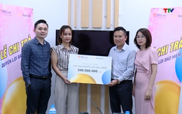 Sun Life Việt Nam chi trả quyền lợi bảo hiểm cho khách hàng