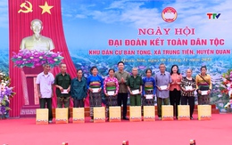 Bí thư Tỉnh ủy Đỗ Trọng Hưng dự Ngày hội Đại đoàn kết toàn dân tộc tại Quan Sơn