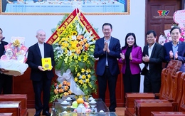 Phó Bí thư Tỉnh ủy Trịnh Tuấn Sinh chúc mừng giáo xứ Phúc Lãng và Sầm Sơn nhân dịp Giáng sinh và chào đón năm mới 2024
