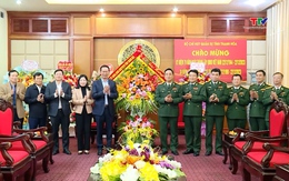 Đoàn công tác của tỉnh Thanh Hoá chúc mừng Bộ Tư lệnh Quân khu 4 và Bộ chỉ huy Quân sự tỉnh