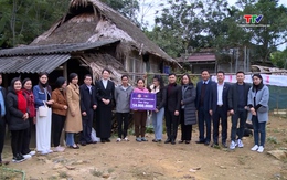 Hiệp hội Doanh nghiệp thành phố Thanh Hóa và Công đoàn Đài PT&TH Thanh Hóa trao kinh phí xây nhà
