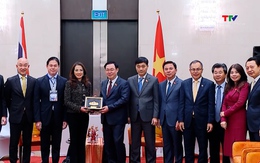 Chủ tịch Quốc hội Vương Đình Huệ tiếp lãnh đạo tập đoàn WHA Thái Lan
