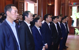 Đoàn đại biểu 3 tỉnh Thanh Hóa - Nghệ An - Hà Tĩnh dâng hương tưởng niệm Chủ tịch Hồ Chí Minh tại Khu di tích Quốc gia đặc biệt Kim Liên