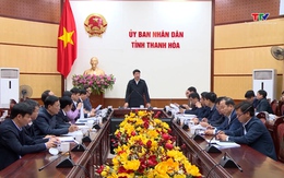 Phó Chủ tịch UBND tỉnh Lê Đức Giang nghe báo cáo về sửa đổi, bổ sung cơ chế, chính sách phát triển nông nghiệp, nông thôn
