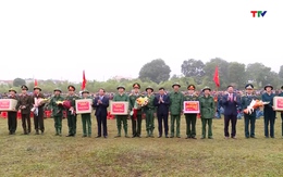 Phó Chủ tịch Thường trực UBND tỉnh Nguyễn Văn Thi dự lễ giao nhận quân tại huyện Triệu Sơn