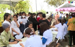 Đoàn thanh niên Bệnh viện Nội Tiết khám bệnh, cấp thuốc miễn phí
