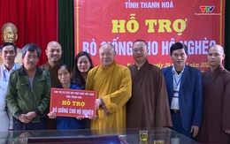 Hội Phật giáo tỉnh Thanh Hóa trao bò sinh kế cho hộ nghèo tại xã Xuân Phúc, huyện Như Thanh