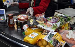 Pháp: Lạm phát khiến người thu nhập thấp phải cắt giảm bữa ăn