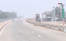 Lắp đặt hệ thống an toàn giao thông, chuẩn bị thông tuyến cao tốc Bắc - Nam, đoạn Mai Sơn- Quốc lộ 45