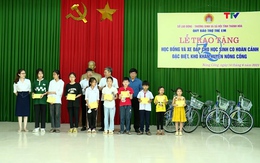 Trao tặng học bổng và xe đạp cho học sinh có hoàn cảnh
khó khăn huyện Nông Cống