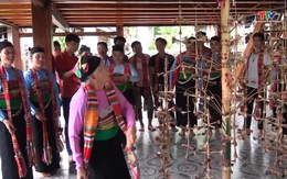 Lớp truyền dạy dân ca, dân vũ, dân nhạc truyền thống dân tộc Mường tại huyện Ngọc Lặc năm 2023