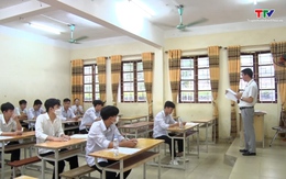 Gần 1.000 thí sinh của huyện Cẩm Thủy bước vào ngày thi đầu tiên