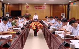 Phó Chủ tịch Thường trực UBND tỉnh nghe báo cáo chương trình phát triển Khu Kinh tế Nghi Sơn và các khu công nghiệp
