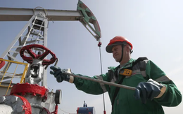 OPEC+ nhất trí cắt giảm sản lượng, giá dầu bật tăng