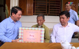 Phó Chủ tịch UBND tỉnh Lê Đức Giang viếng nghĩa trang liệt sỹ và thăm, tặng quà gia đình chính sách tại huyện Yên Định