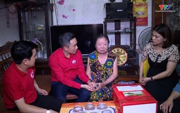 Trung ương Hội Chữ thập đỏ Việt Nam thăm và tặng quà người có công thành phố Thanh Hóa