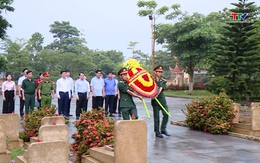 Trưởng Ban Tổ chức Tỉnh ủy dâng hương tại huyệnThạch Thành