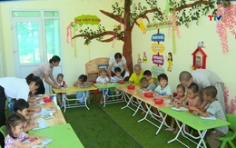 Lớp học mầm non của trẻ mồ côi tại chùa