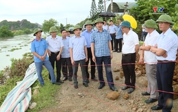 Phó Chủ tịch Ủy ban nhân dân tỉnh Lê Đức Giang kiểm tra, chỉ đạo khắc phục sự cố đê điều tại Nga Sơn