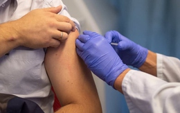 Pháp khởi động lại chiến dịch tiêm vaccine ngừa Covid-19 từ tháng 10/2023