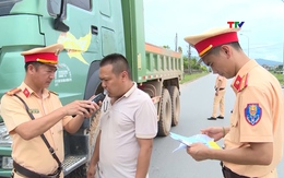 Công an thị xã Nghi Sơn ra quân tổng kiểm soát xe ô tô khách, xe container