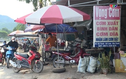 Cần sớm giải tỏa tình trạng họp chợ trước cổng công ty giày Akalia Việt Nam, đoạn qua xã Hải Long, huyện Như Thanh