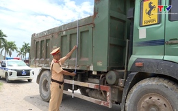 Phòng Cảnh sát giao thông tăng cường kiểm soát tải trọng phương tiện trên các tuyến Quốc lộ