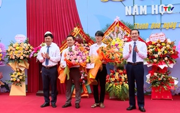 Chủ tịch UBND tỉnh Đỗ Minh Tuấn dự lễ khai giảng năm học mới