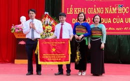 Trưởng ban Tuyên giáo Tỉnh ủy Đào Xuân Yên dự lễ khai giảng năm học mới tại Trường THPT Quan Hóa