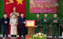 Bí thư Đảng uỷ Khối Cơ quan và Doanh nghiệp tỉnh thăm, chúc Tết tại huyện Quan Hoá