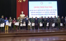 Quỹ Bầu ơi trao 400 suất quà cho người dân tỉnh Thanh Hoá