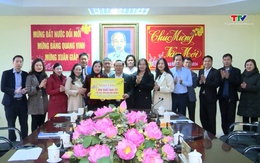 Câu lạc bộ Doanh nhân Thanh Hóa tại thành phố Hồ Chí Minh và phía Nam tặng quà Tết tại Thanh Hóa
