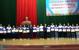 Huyện Vĩnh Lộc tuyên dương học sinh và giáo viên có học sinh đạt giải trong kỳ thi học sinh giỏi cấp tỉnh năm học 2023 – 2024 