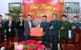 Đoàn công tác của tỉnh thăm và chúc Tết tại huyện Thọ Xuân