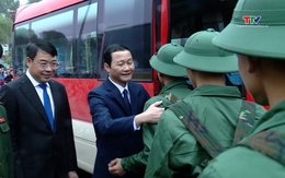 Chủ tịch UBND tỉnh dự lễ giao nhận quân tại thành phố Thanh Hoá