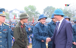 Phó Chủ tịch UBND tỉnh Lê Đức Giang dự Lễ giao nhận quân tại huyện Đông Sơn