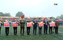 Giám đốc Công an tỉnh dự lễ giao nhận quân tại huyện Hậu Lộc
