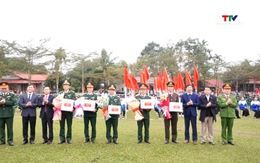 Huyện Lang Chánh tổ chức lễ giao nhận quân