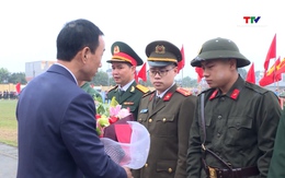 Chủ nhiệm Ủy ban kiểm tra Tỉnh ủy Lê Quang Hùng dự lễ giao, nhận quân tại huyện Nga Sơn