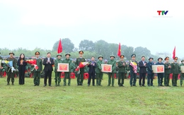Phó Chủ tịch UBND tỉnh Mai Xuân Liêm dự Lễ giao nhận quân tại huyện Triệu Sơn

