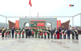 Trưởng Ban quản lý khu kinh tế Nghi Sơn và các khu công nghiệp tỉnh Thanh Hóa dự lễ giao nhận quân tại huyện Vĩnh Lộc