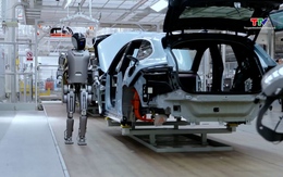 Robot thay con người kiểm tra xe điện