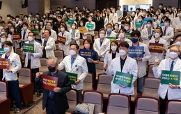 Hàn Quốc: Chính phủ và các bác sĩ bế tắc về hạn ngạch của trường y