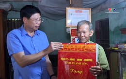 Bí thư Đảng ủy Khối Cơ quan và Doanh nghiệp tỉnh thăm, tặng quà gia đình chính sách tại huyện Như Thanh
