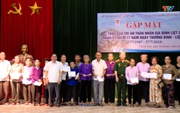 Hội Hỗ trợ gia đình liệt sỹ Việt Nam tặng quà tri ân Mẹ Việt Nam anh hùng và thân nhân Liệt sĩ