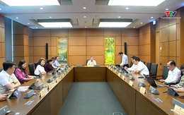 Quốc hội thảo luận tại tổ về các dự án Luật