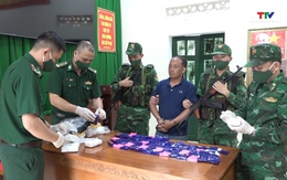 Bắt quả tang 1 đối tượng người Lào vận chuyển 24.000 viên ma túy tổng hợp qua biên giới