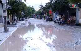 Đường Nguyễn Hồng Lễ, thành phố Sầm Sơn xuống cấp nghiêm trọng